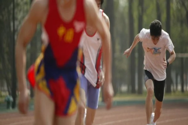 WTA广州站王欣瑜主场冲冠硬地状态发接发关键分与心理全面分析
